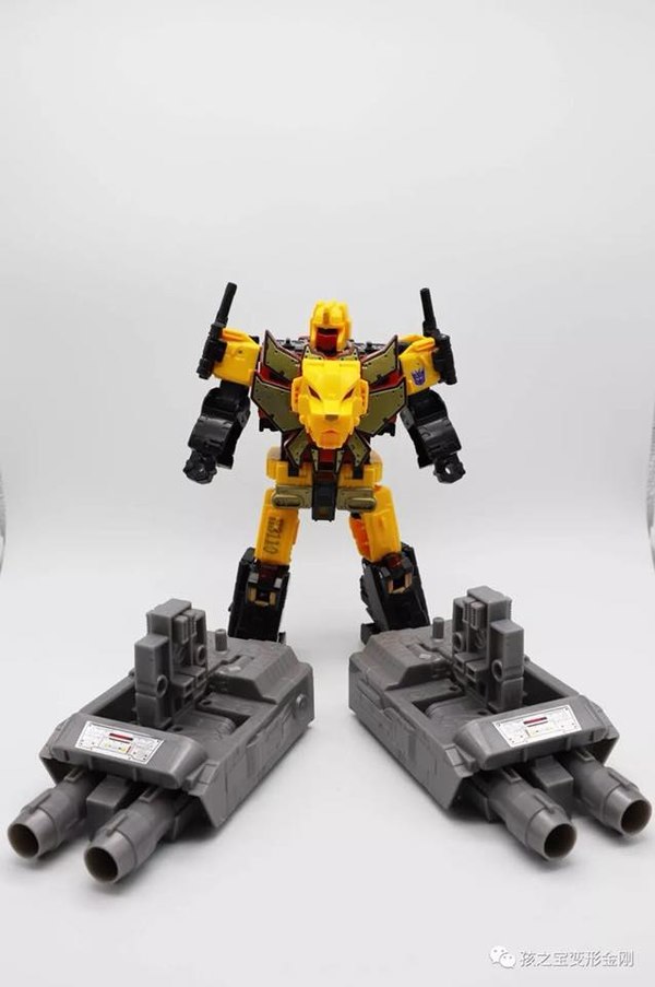 Power Of The Primes Titan Class Predaking   In Hand Images Of Individual Predacons  (8 of 28)